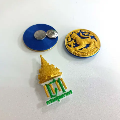 โลโก้ติดอก แม่เหล็ก พิมพ์ 3D น้ำหนักเบา ใช้งานง่าย