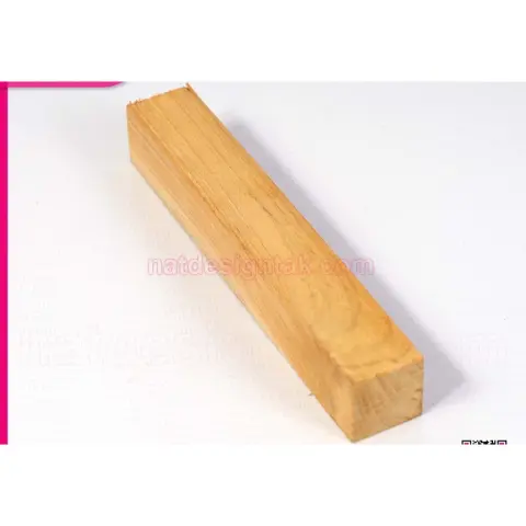 แท่งไม้สัก ขนาด 2.5x16x2.5 ซม. ไม้สักคุณภาพดี ชิ้นงานจำนวนมาก